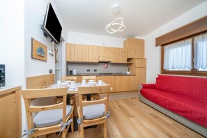 Living area - GuestHost - Comfy Flat X4 in the Heart of Tarvisio (Tarvisio)