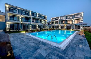 Outdoor pool - Calda Resort (Polygyros)