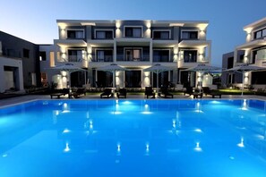 Outdoor pool - Calda Resort (Polygyros)