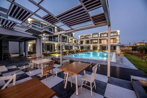 Outdoor pool - Calda Resort (Polygyros)