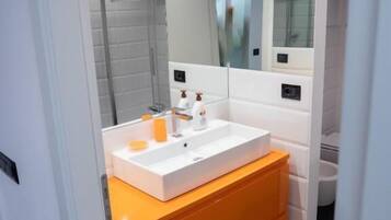 Apartment, City View | Bathroom