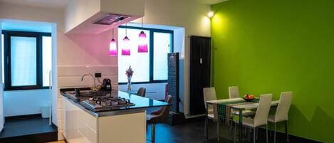 Apartment, Stadtblick | Speisen