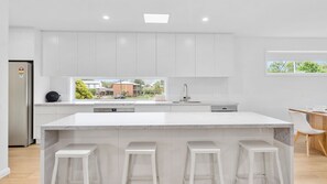 Fridge, microwave, oven, dishwasher - Bella Vista Waterfront (Mulwala)