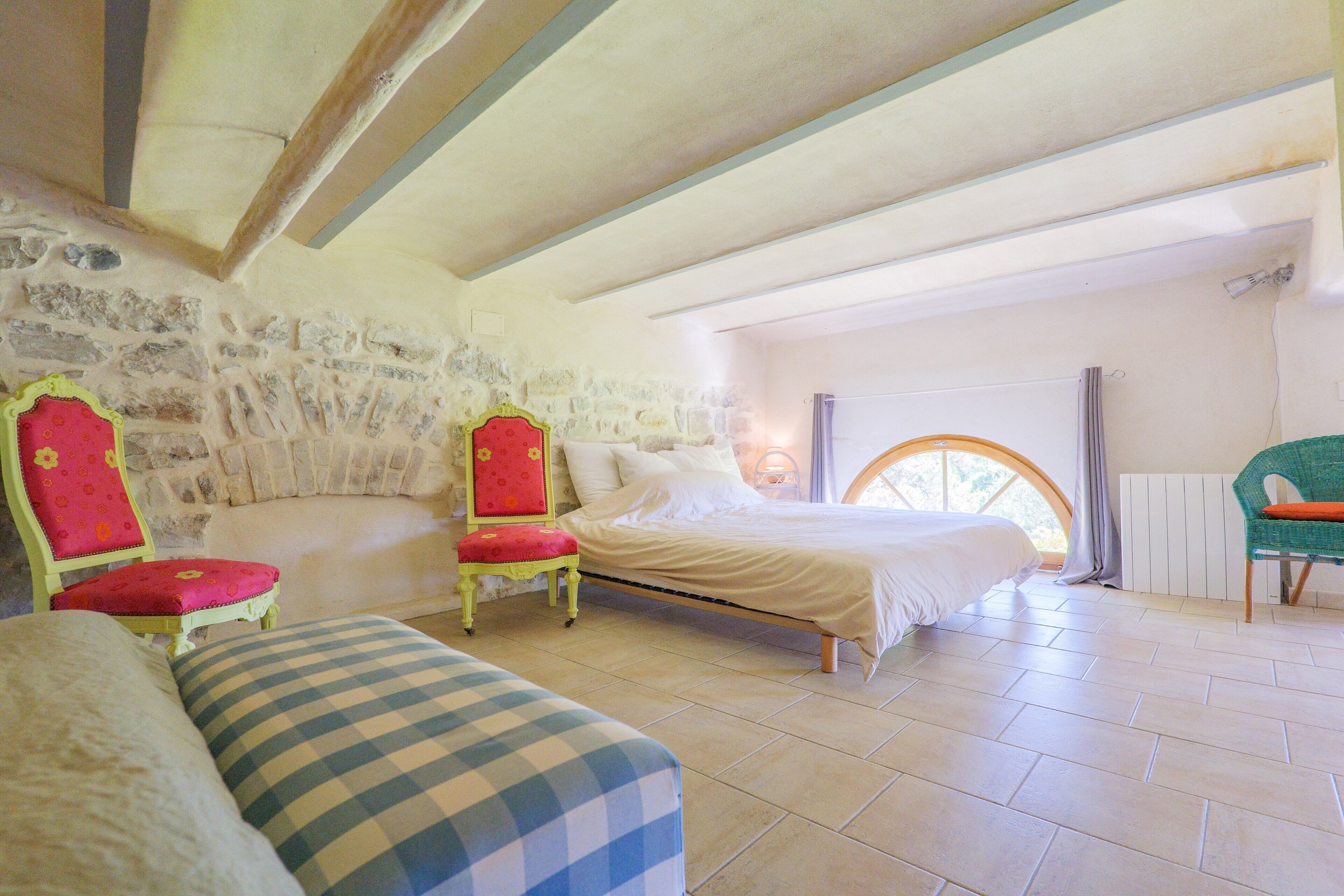 4 habitaciones, wifi y ropa de cama 