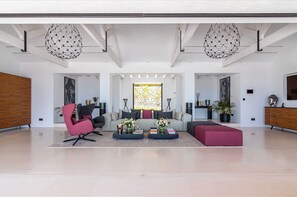 Lobby - Villa Isola Bianca with pool - My Rental Homes (Playa De Talamanca)