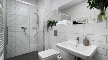 Comfort Apartment | Bathroom