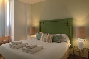 3 bedrooms, iron/ironing board, free WiFi, bed sheets - Souvirón de Torres IV Duplex with Terrace (Málaga)