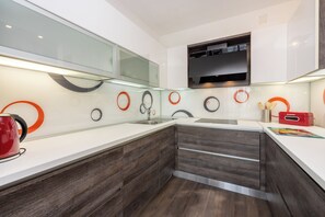 Fridge, microwave, oven, stovetop - Fantastic modern vacation apartment (Crikvenica)