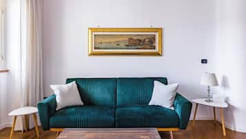 Apartment (2 Bedrooms) | Living area