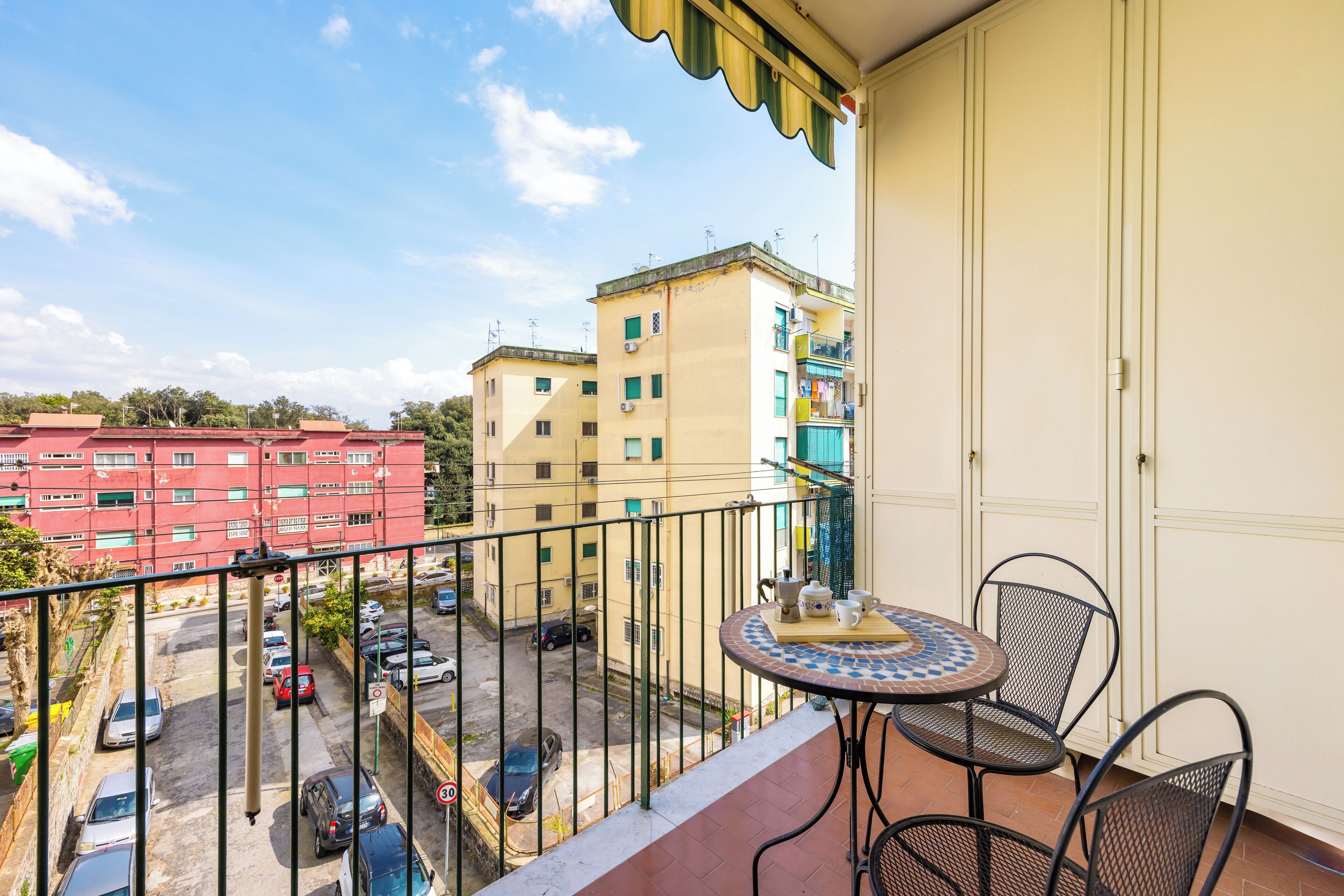 Appartement (2 Bedrooms) | Balcon