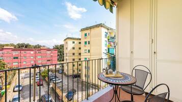 Apartment (2 Bedrooms) | Balcony