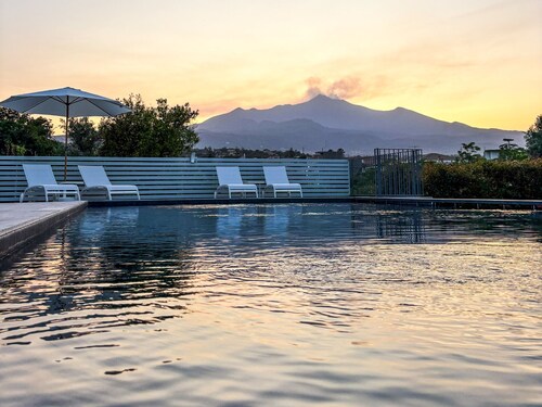 Newly Built Villa with Saltwater Pool BBQ and Etna View for Families and Groups