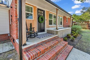 Front of property - Myrtle Beach Family Retreat-Spacious 4BR (Myrtle Beach)