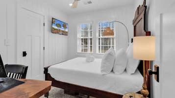 Family House, 4 Bedrooms, Garden View | Iron/ironing board, free WiFi, individually decorated