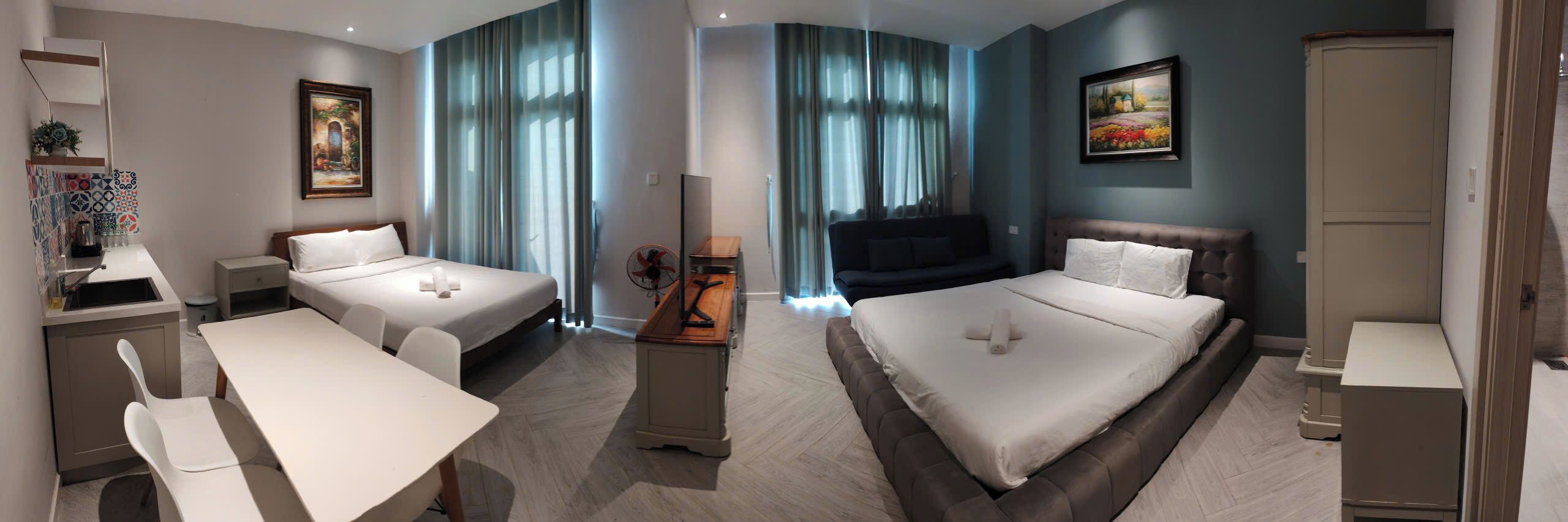 Classic Apartment, Balcony, City View