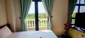 Classic Apartment, Balcony, City View | Seterika/papan seterika, Wi-fi percuma 