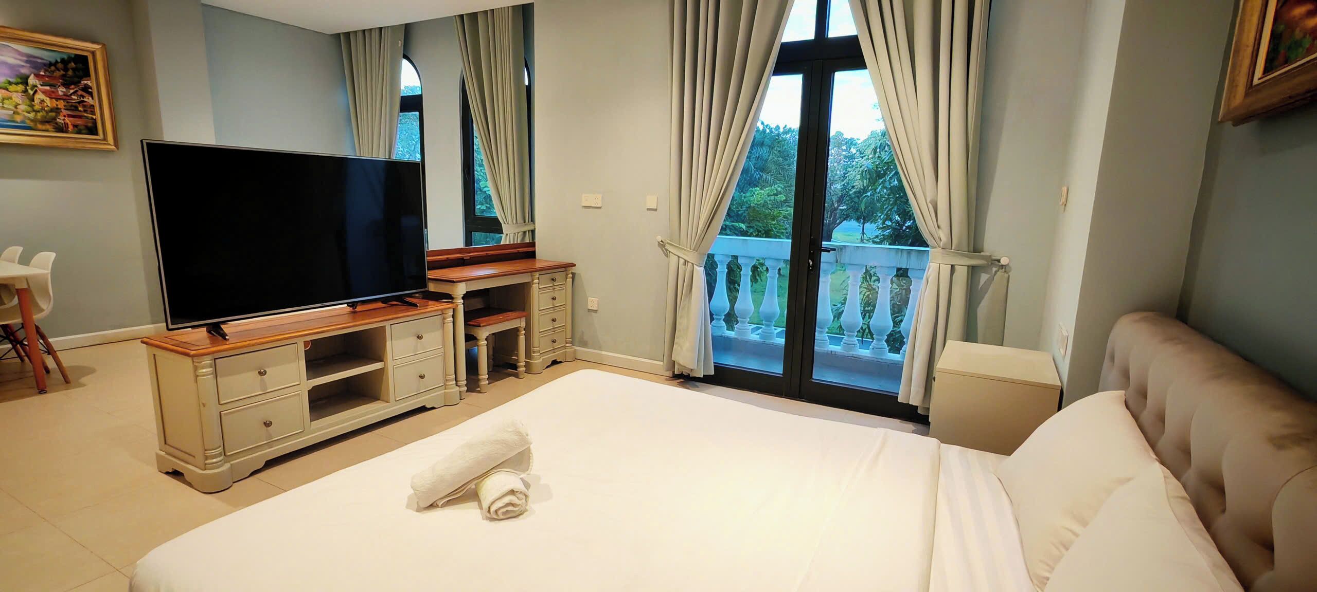 Family Apartment, Balcony, City View