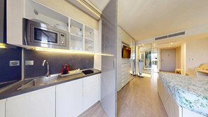 Private kitchen - NAUTILIA  101 - Premium Luxe - Jacuzzi - 2 people (AGDE)