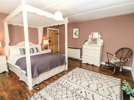 2 habitaciones, decoración personalizada y muebles diferentes 