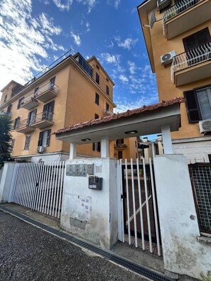 Exterior - Daniele Flat - Ospedale Gemelli (Rome)