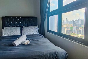 Apartemen Mewah, pemandangan kota | Tirai kedap cahaya, kedap suara, setrika/meja setrika, dan Wi-Fi gratis