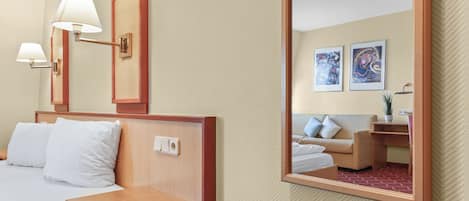 Comfort Quadruple Room, City View