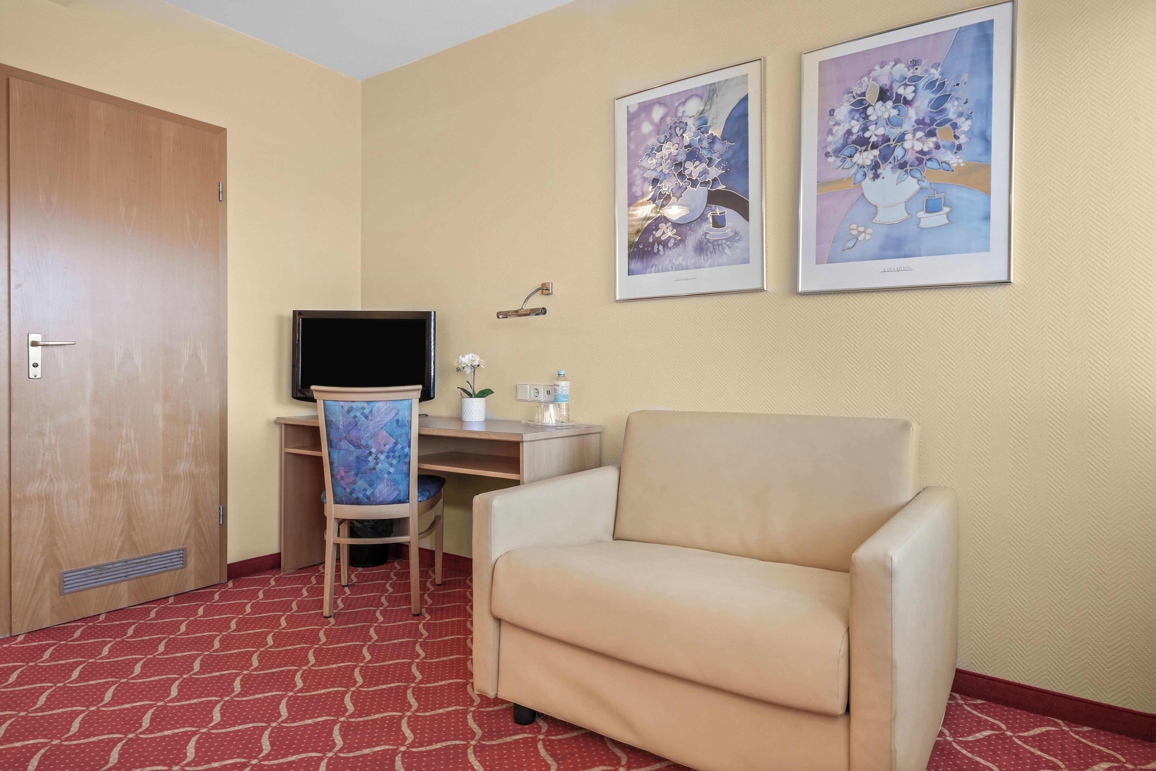 Comfort Triple Room, City View