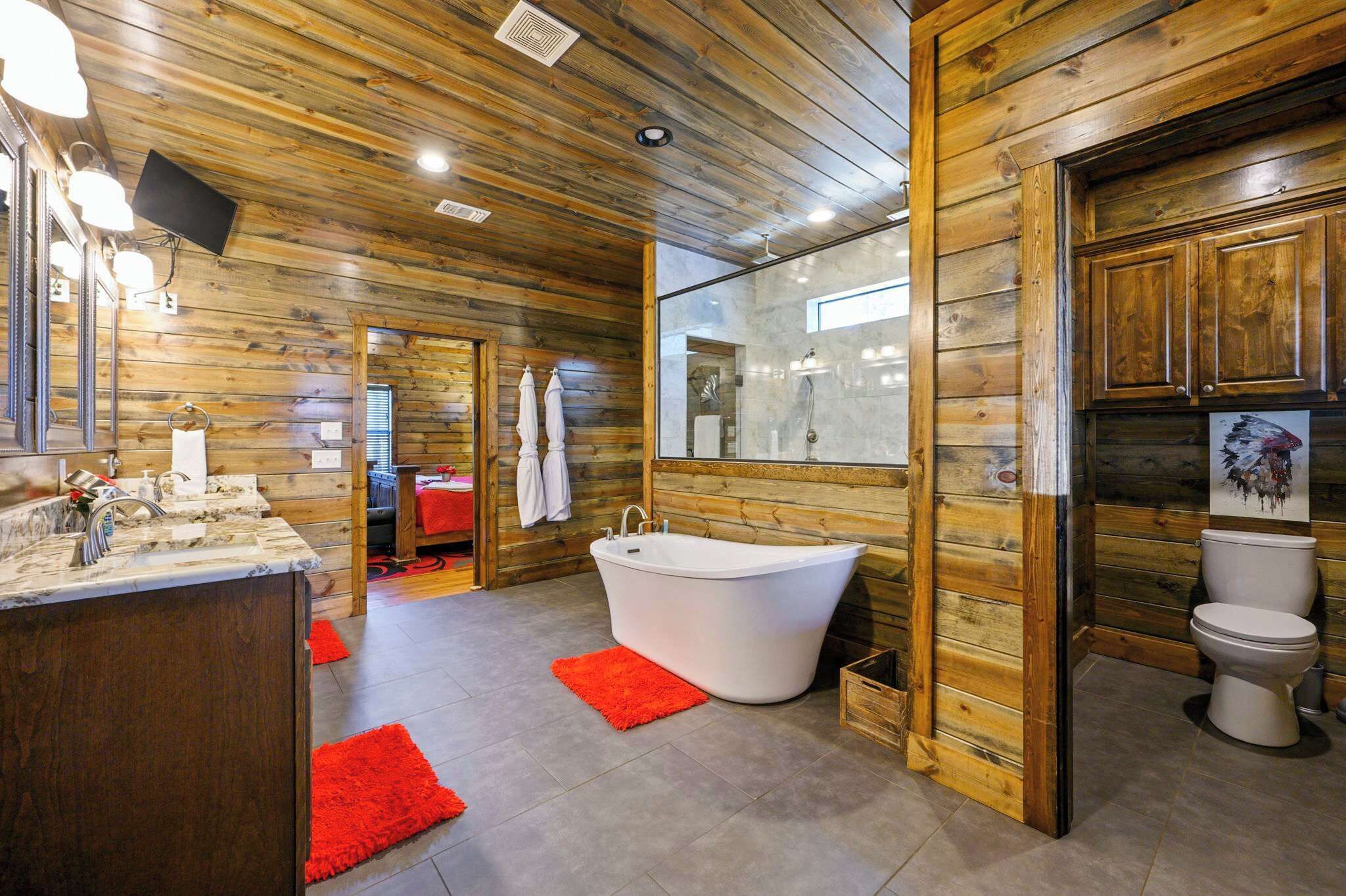 Cabin, Multiple Beds, Hot Tub, Garden View (Pond Lily Creek) | Bathroom | Towels