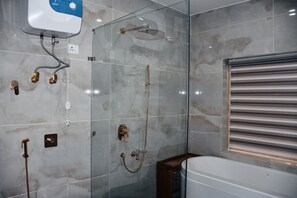 Premium Room | Bathroom