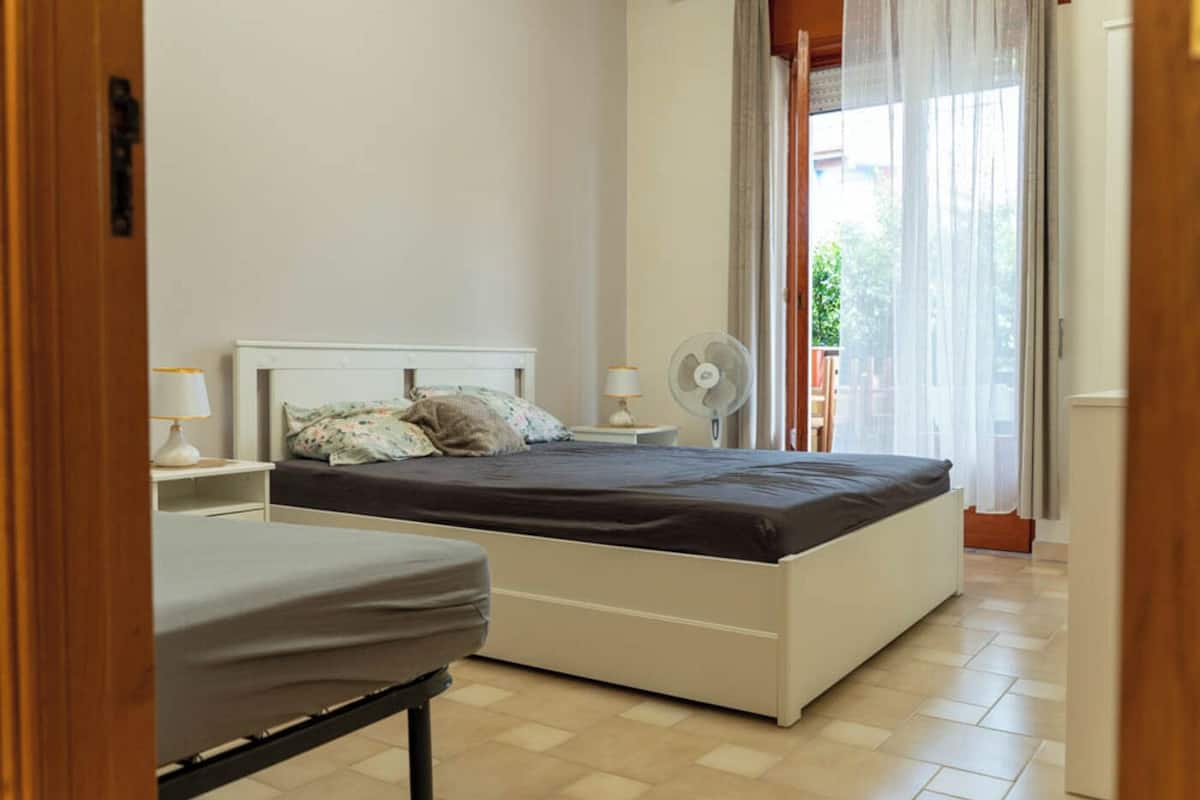 Condo, 3 Bedrooms, Balcony