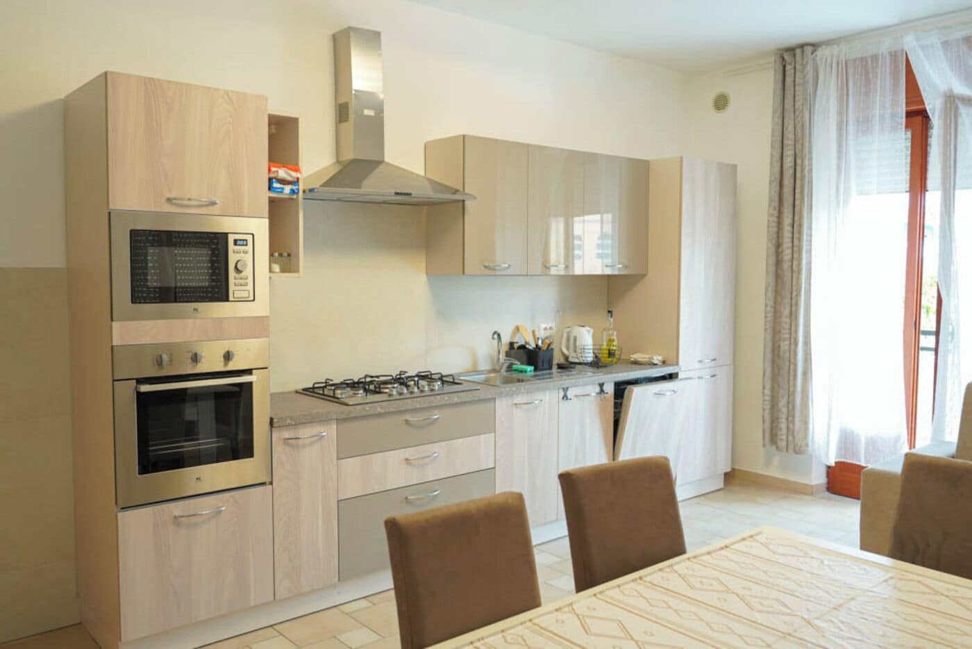 Condo, 3 phòng ngủ, ban công | Bếp riêng