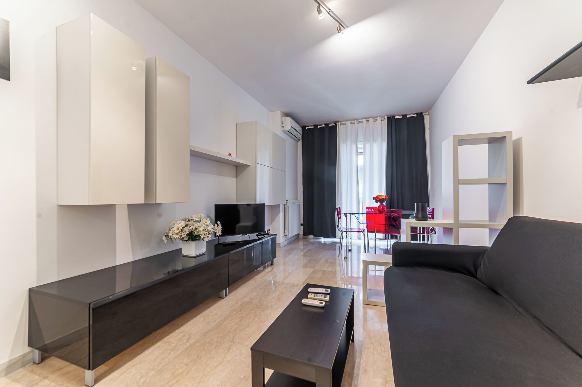 Deluxe Condo | Living area