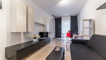 Deluxe Condo | Living area