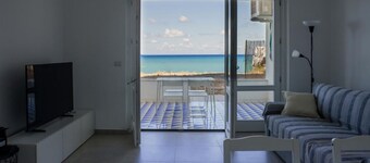 Maresia Apartment - terrace by the sea and direct access to the beach