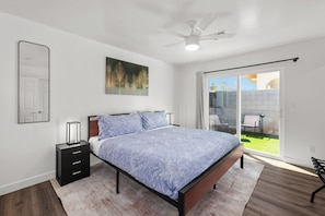 1 bedroom, iron/ironing board, WiFi, bed sheets - Empress Retreat in the Heart of Downtown Phoenix (Phoenix)