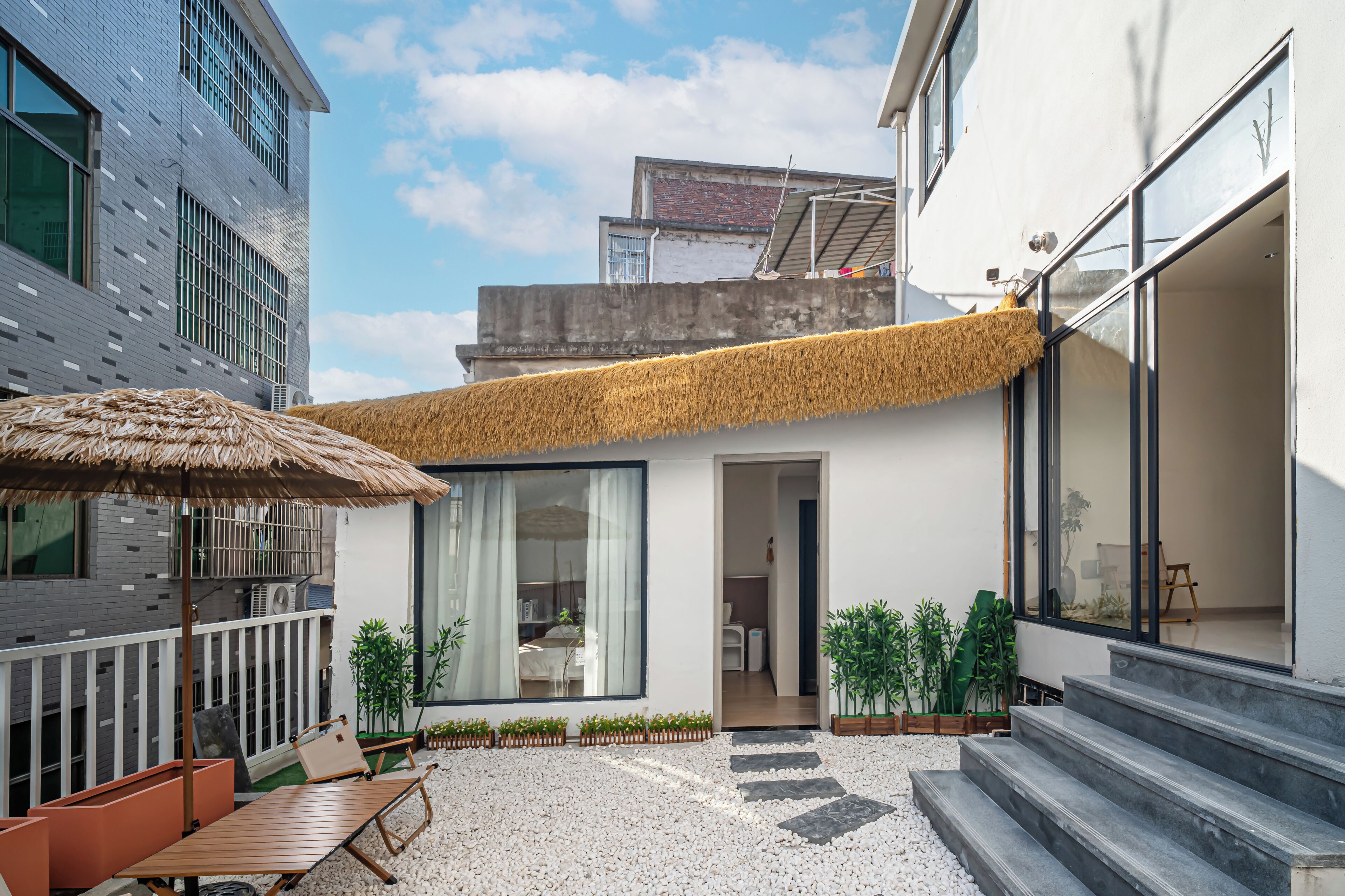 浪漫雙人房, 城市景