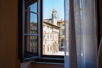 Palazzo Cofani Brizzolari – Historic Residence with Tower in the Heart of Arezzo