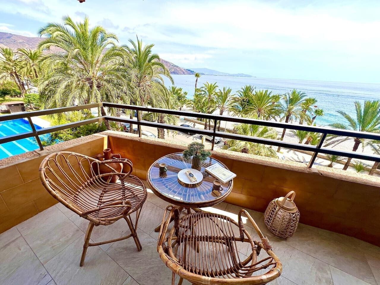 屋外ダイニングエリア