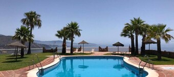 Preciosa casa adosada en complejo residencial