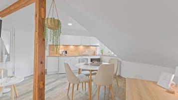 Comfort Double Room, City View | Private kitchen
