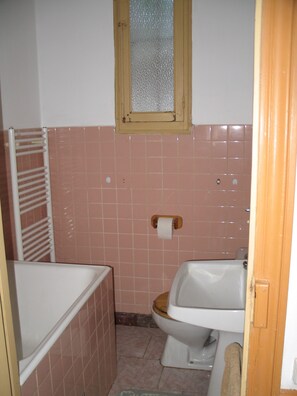Toallas y papel de baño 