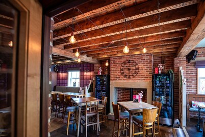 Cherry Tree Inn 