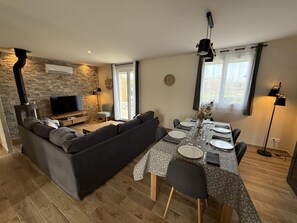 TV, ping pong - House with AC - 6 guests (Ouchamps)