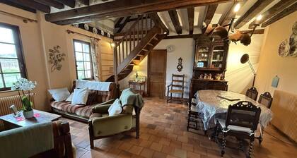 Cottage with parking, pets welcome - 8 guests