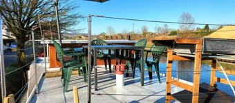 Houseboat with terrace on the water - 4 guests