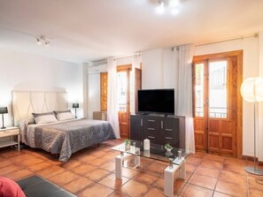 1 bedroom, Internet, bed sheets - Bright apartment in city center - 6 guests (Granada)
