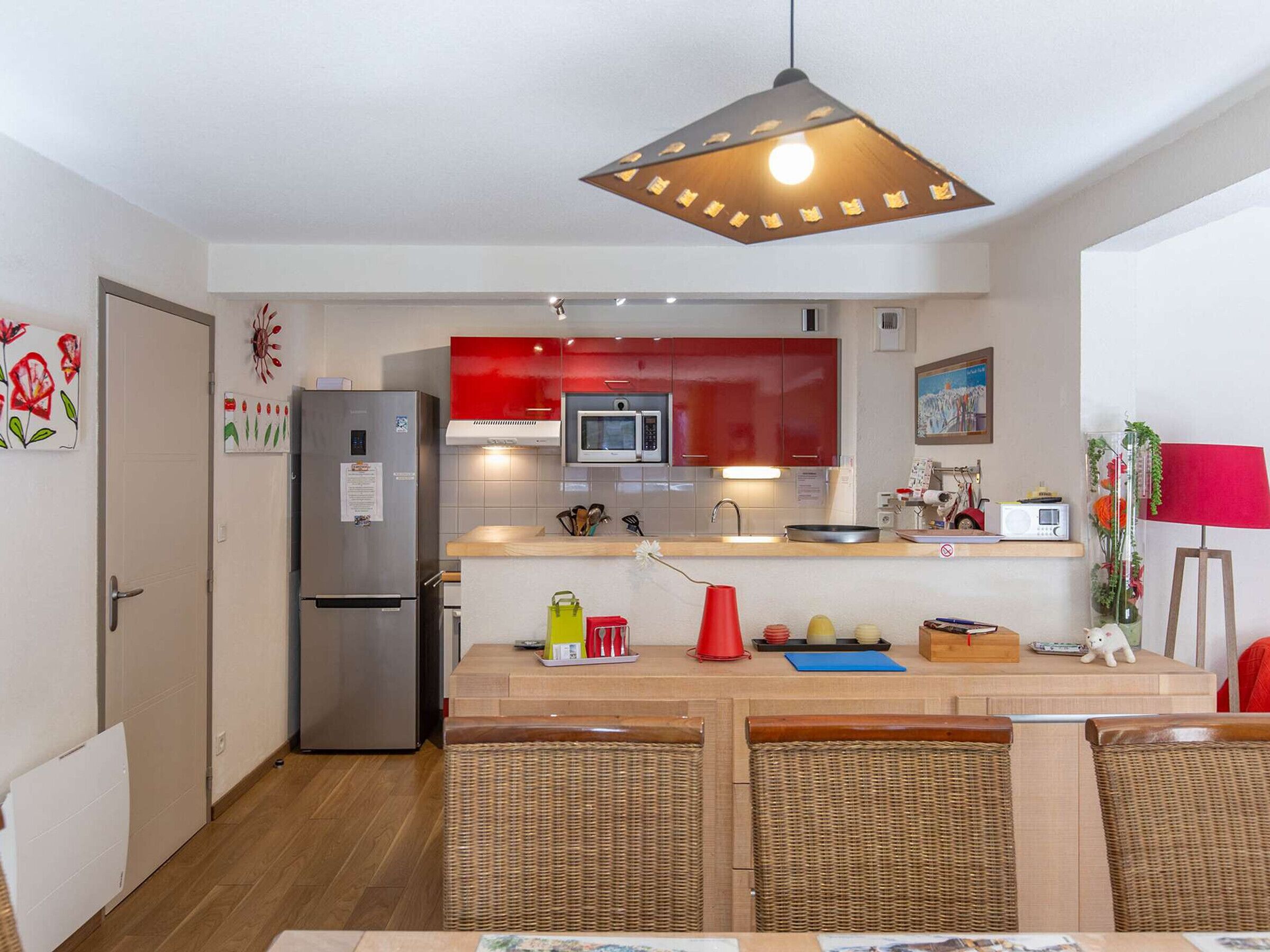 Coffee/tea maker, oven, dishwasher, toaster