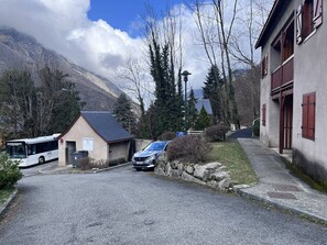 Property grounds - Ground floor apartment, parking - 4 guests (Cauterets)