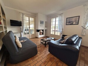 Living area - Spacious 3-Room Apartment - 8 People - St Cyr sur Mer (Saint-Cyr-sur-Mer)