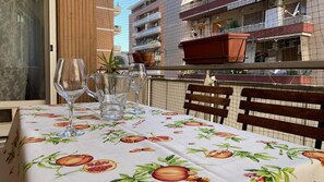 Apartment | Outdoor dining - Livia's Vatican House - Metro Aurelia (Rome)